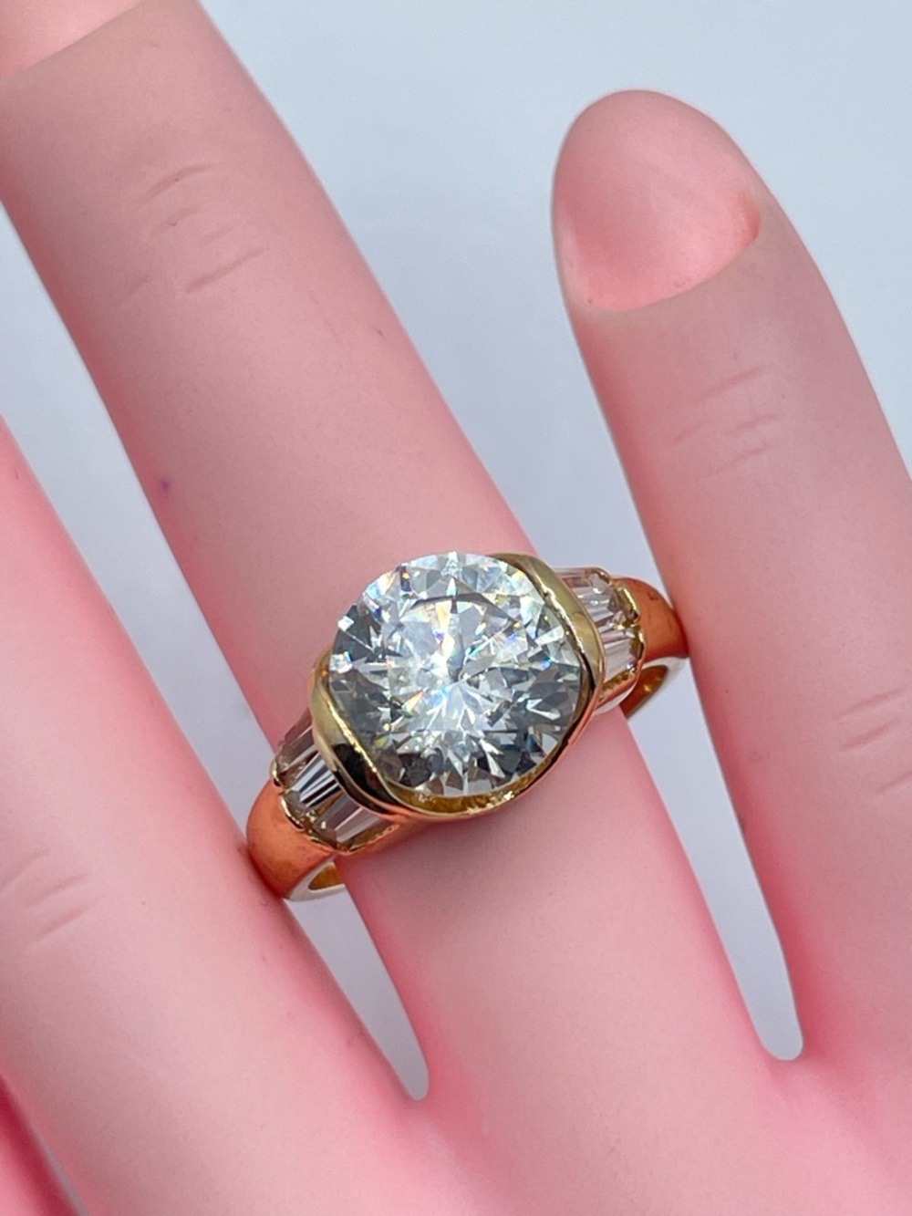 Gold Diamond White Swarovski Crystal Elements Ring Round Cut Baguette Sz 8.5
